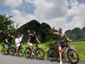Tam Coc, Bich Dong and Hoa Lu countryside route